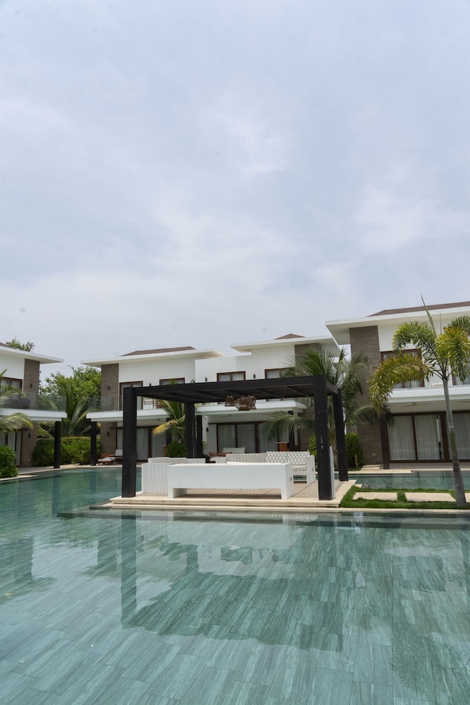 Lamar Pool 1 in Monterrico