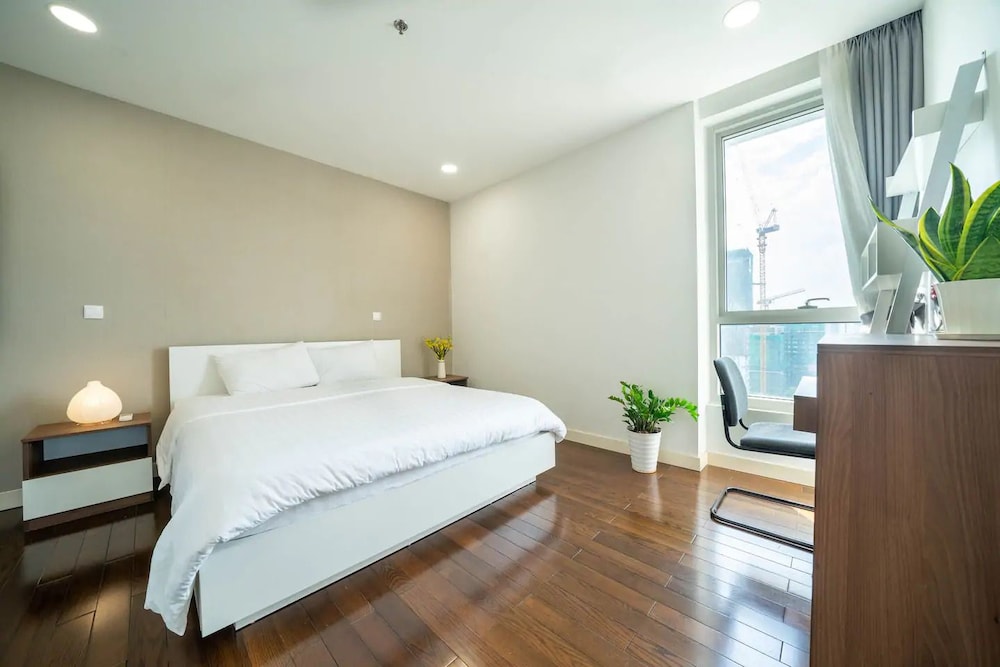 Bayhomes Lancaster Serviced Apartment