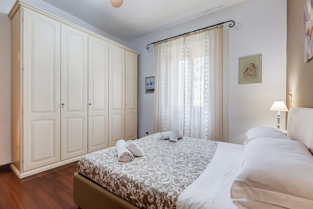 Villa Riccio-Flaminio House