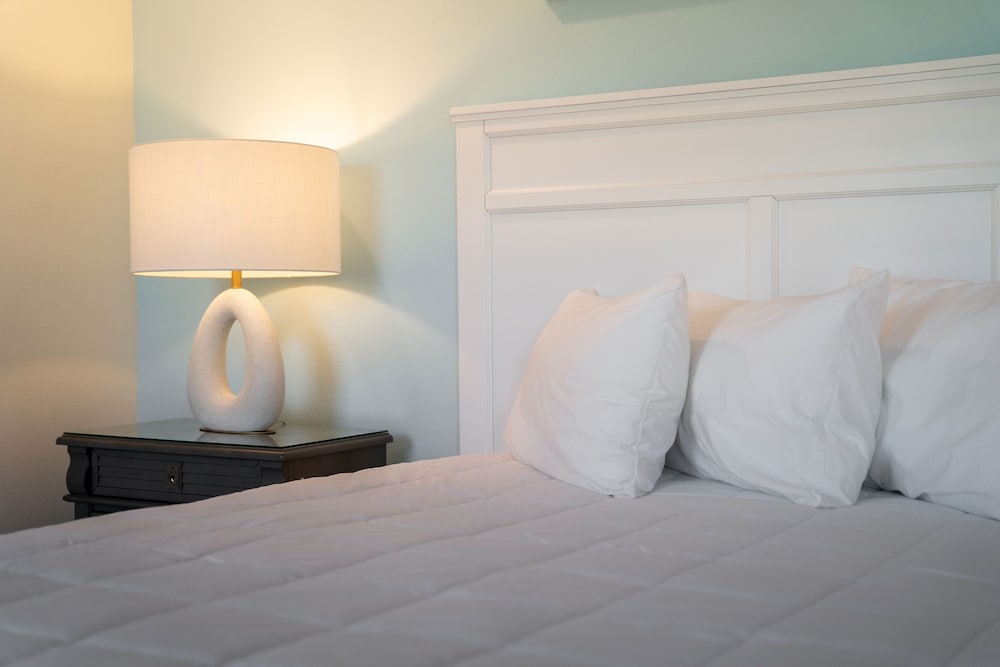 Sunny Breeze At Margaritaville - Image 3