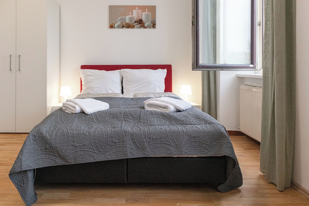 Modern 2BR Apartment Near Millennium