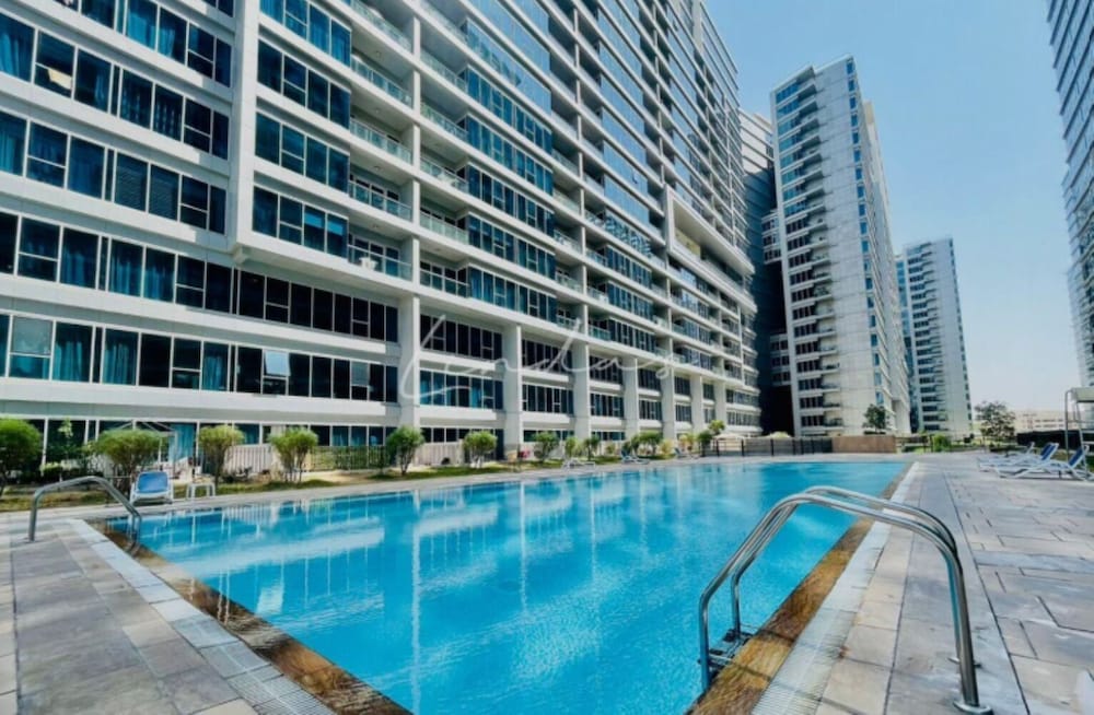 Iconic 2BR in Skycourt Dubailand