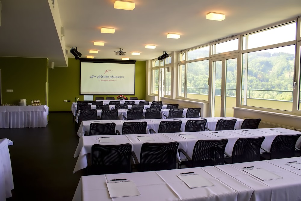 meeting & event spaces