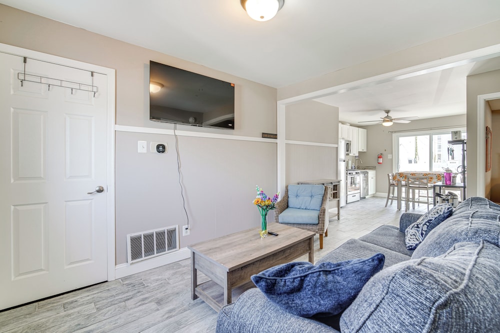 Walkable Brigantine Condo, 4 Mi to Atlantic City!