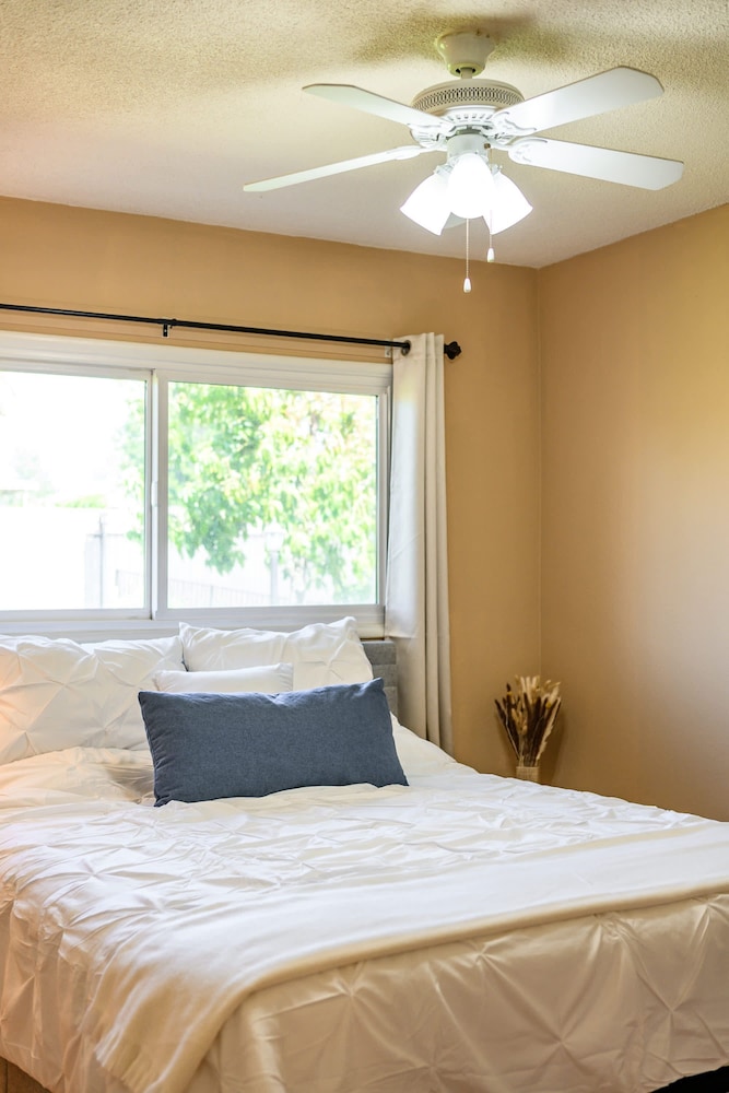 Cozy Getaway Bright Clean Fully Equipped