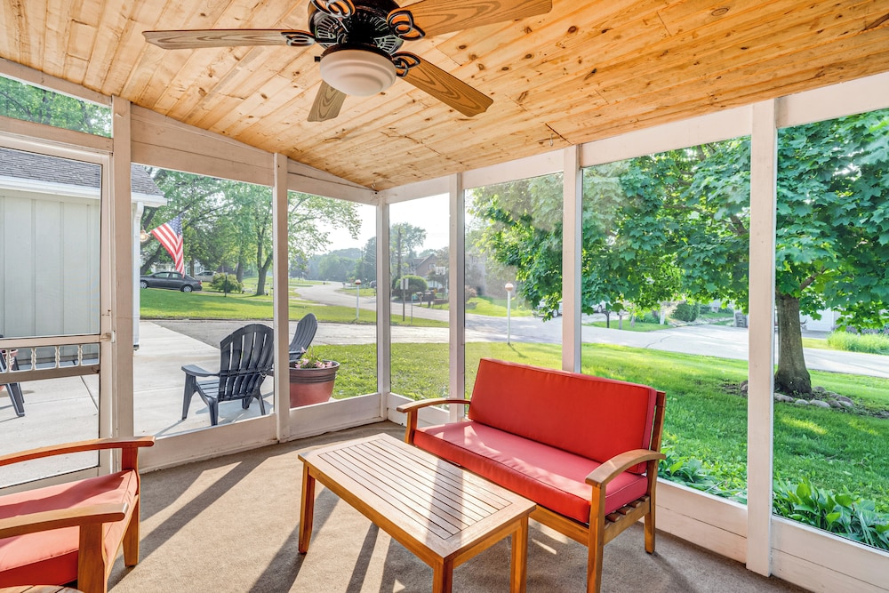 Powers Lake Gem: Peek-a-boo Views & Beach Access