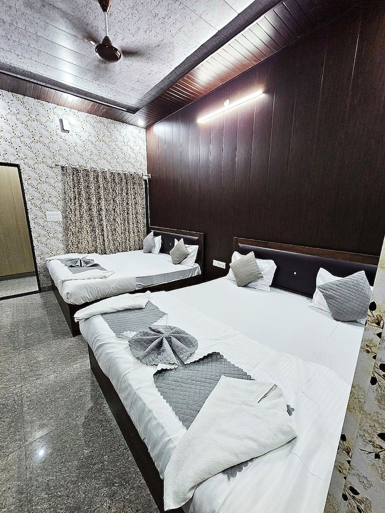 Shree Kalyan Palace