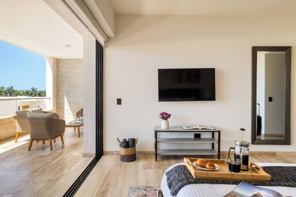 Group Apt #13 #16, no View, 3br, 12 pax