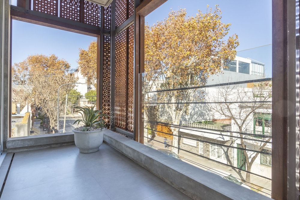 Floralis Suites by Be Local
