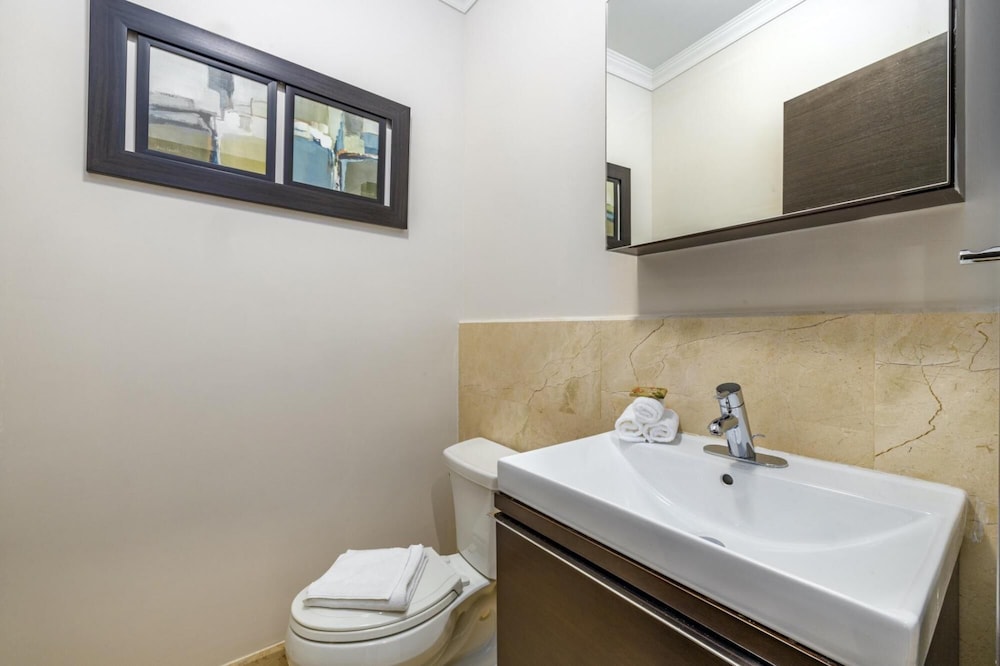 One Bedroom Condo w Amazing Views Luxurycomplex