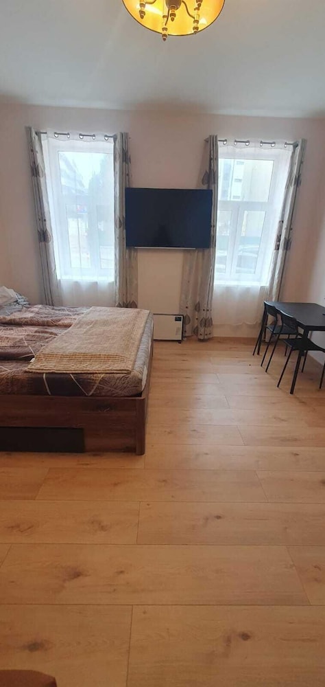 Group Stay 3 Apts Near Enkplatz