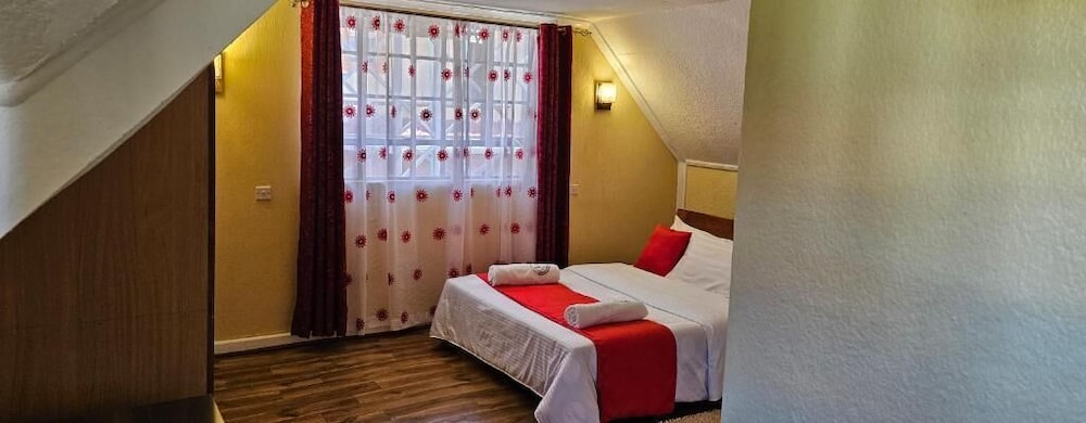 Lux Suites Weavers Haven Guest House