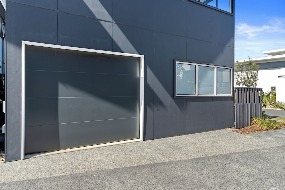 1 Bedroom Modern Townhouse in Casuarina