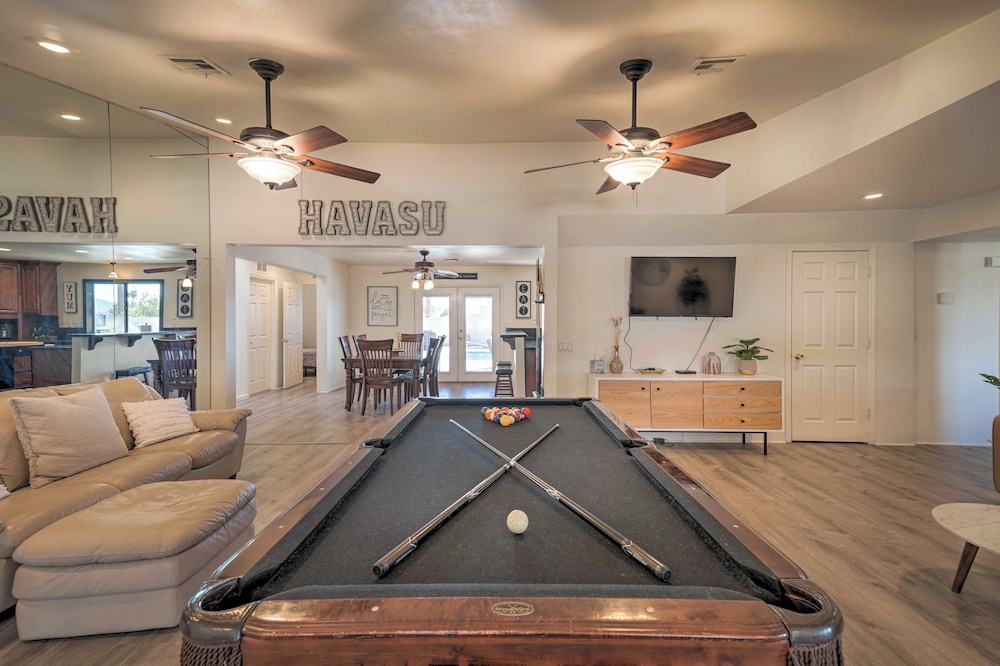 Putting Green & Pool Table: Lake Havasu City Gem!