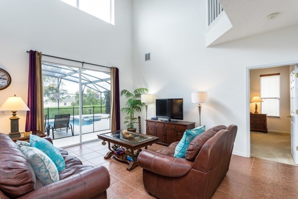 7BR Pool Home Emerald Island by SHV-8409
