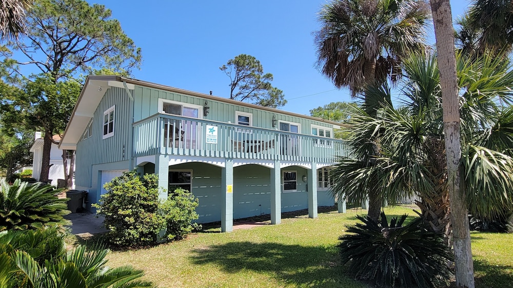 Peach on the Beach by Tybee Vacation Rentals