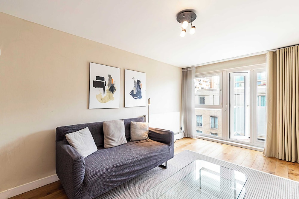 Modern Apartment With Balcony