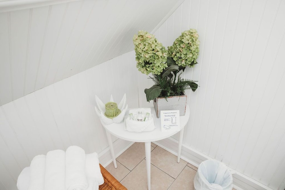 Grey Gables Inn