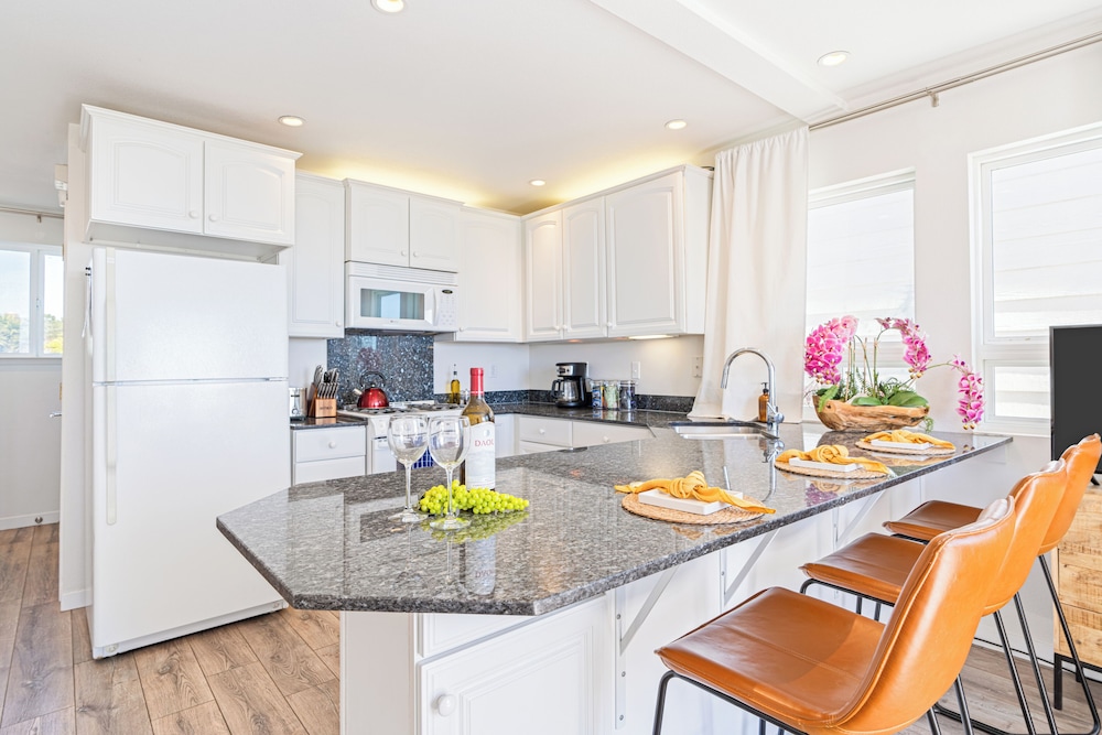 The Cayucan Bungalows by AvantStay Pet-Friendly Getaway Steps from Cayucos State Beach