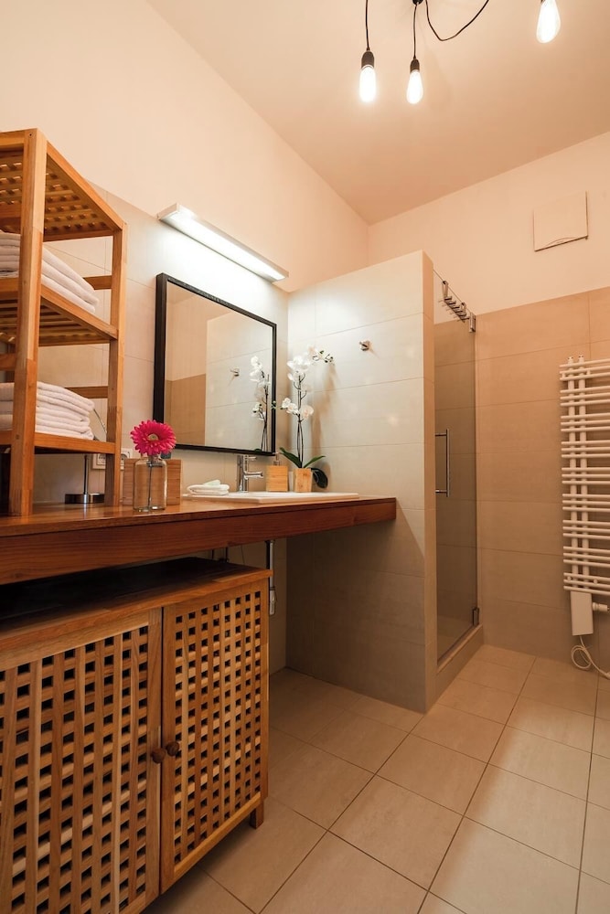 YoHome - Luxury Downtown Apartment