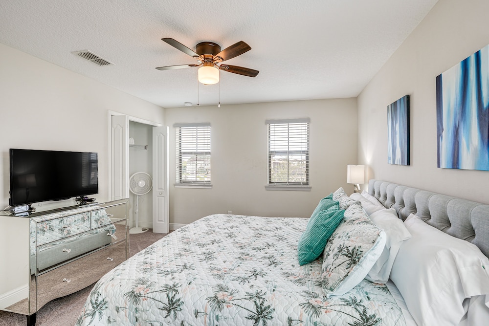 Resort Home in Haines City: Screened Lanai, Pool!