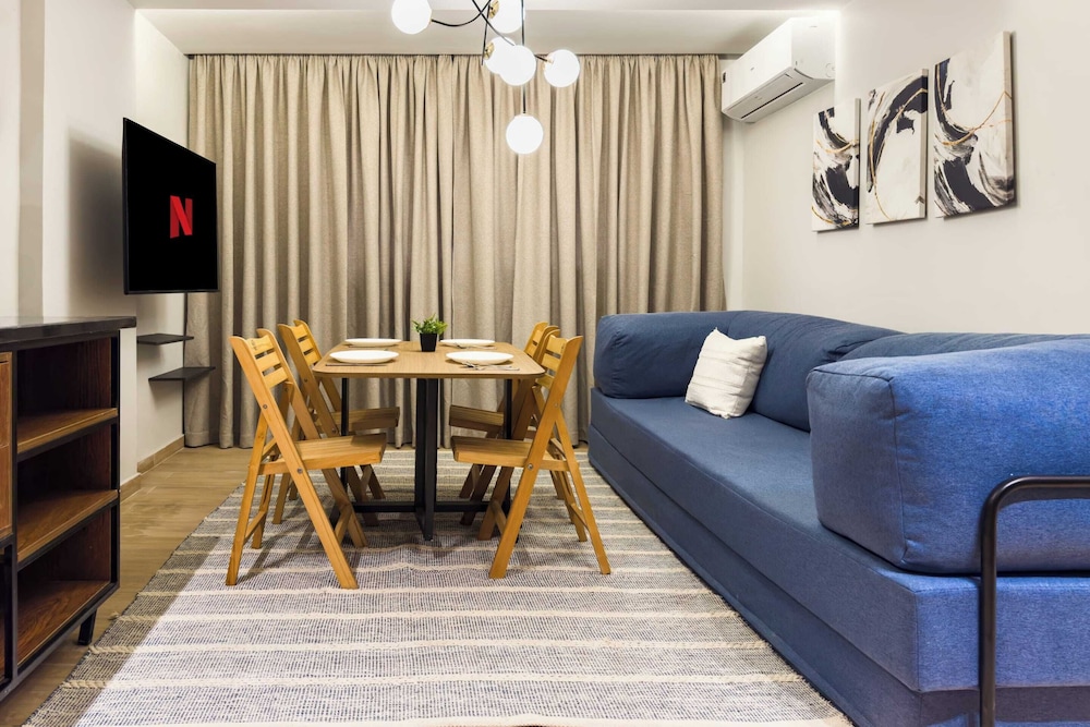 The 2bdr Placid Pod w/ Jacuzzi 5min to CAI Airport
