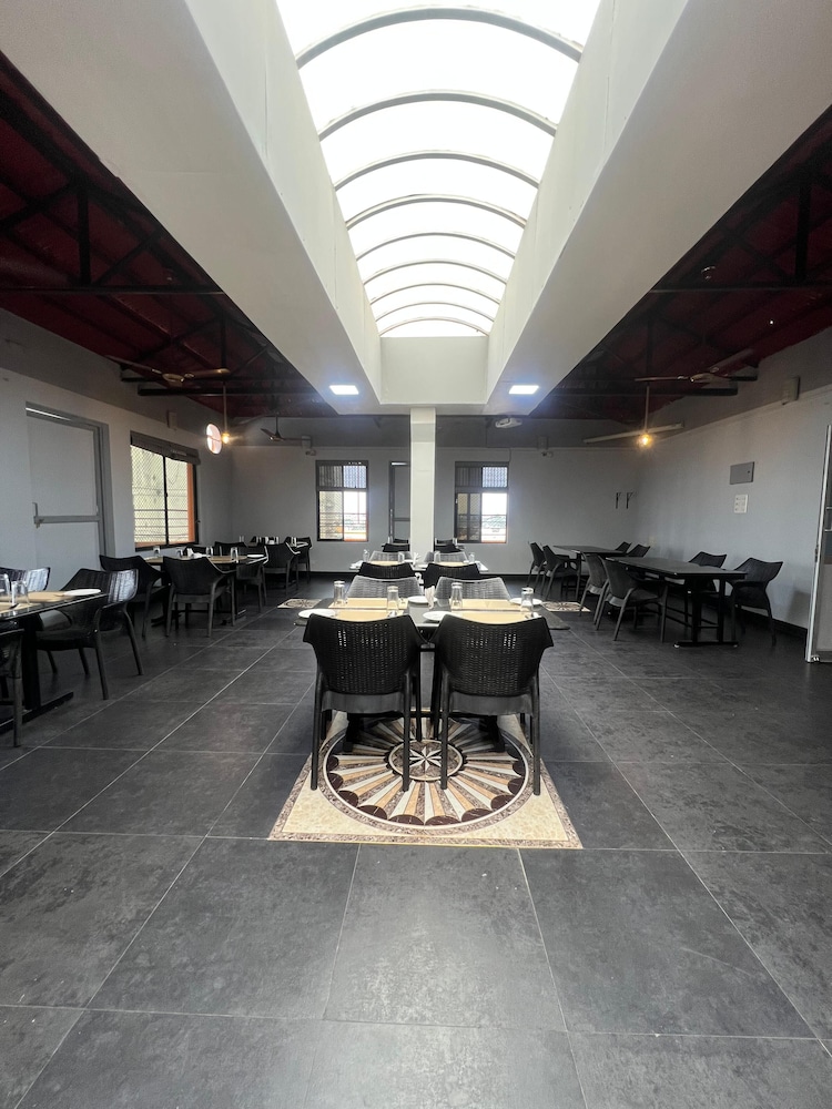 Le Ideal Suites