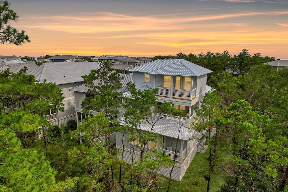 Amour La Mer by Avantstay Rooftop Patio Pool Access Walk to Beach