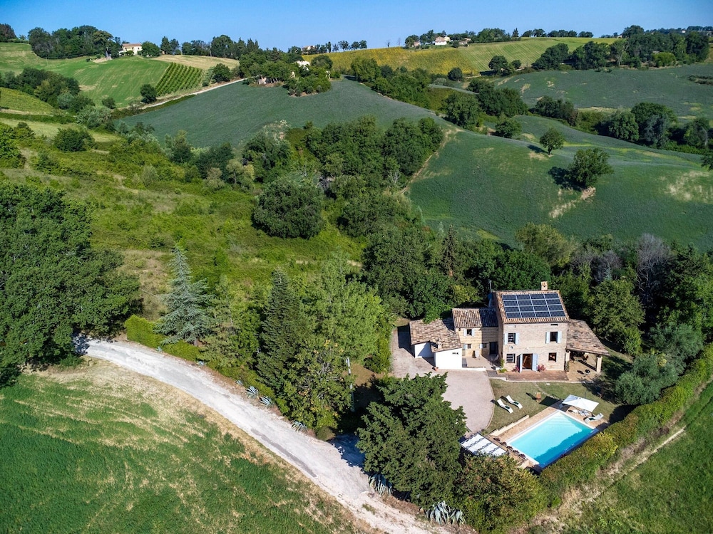 Casa Felicita 8 by Marche Holiday Villas