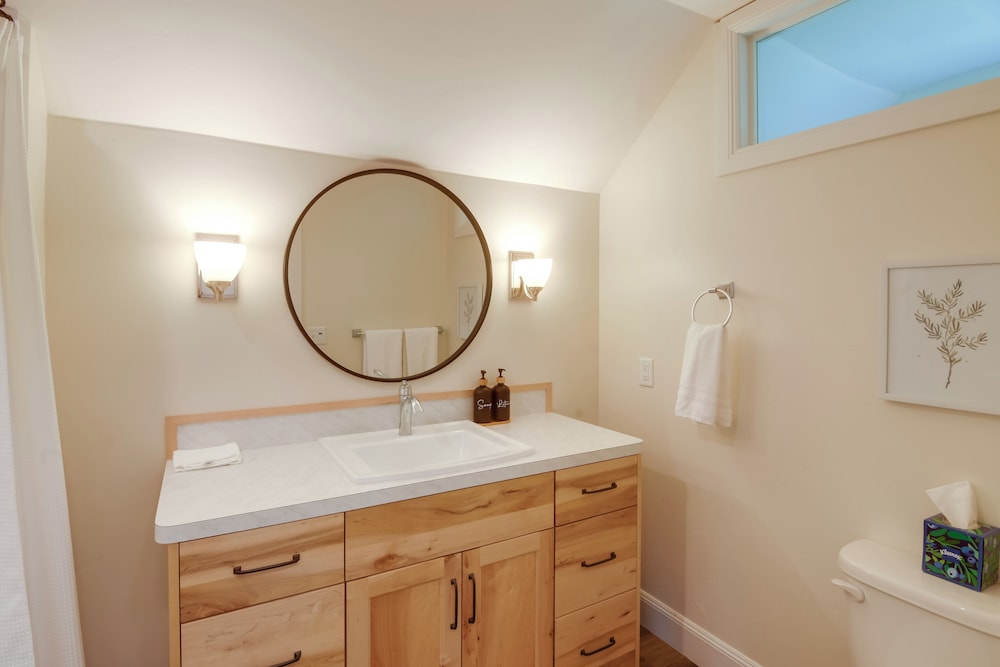 Ski, Hike, Explore: Modern Guest Suite in Rigby