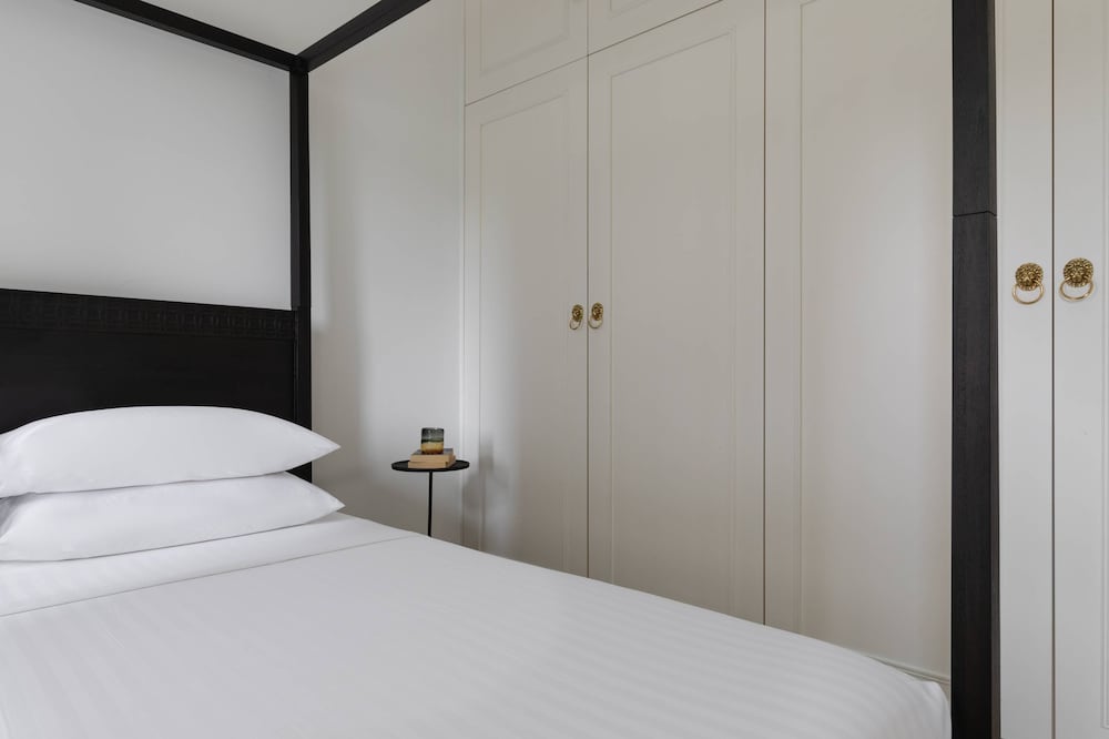 Fitzjames-avenue IV by Onefinestay