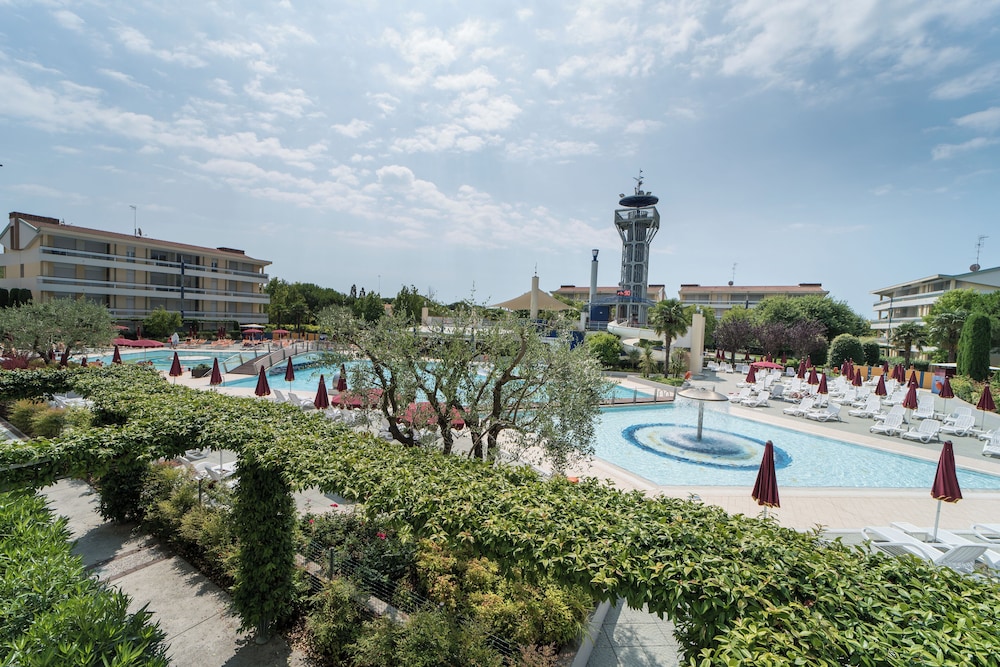 Super Villaggio Planetarium Resort B4 one Bedroom Apartment Sleeps 4 Persons