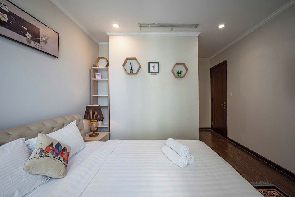 Apartment Landmark 81 by Urban Home