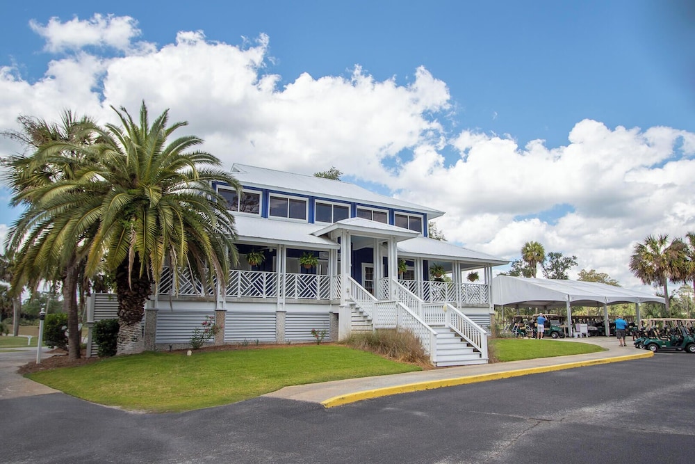 Beautiful 3 Bedroom, 2.5 Bath Home on the North Side of the Island