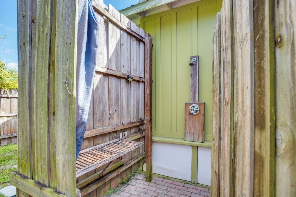 < 1 Mi to Downtown Fort Myers: Tranquil Retreat