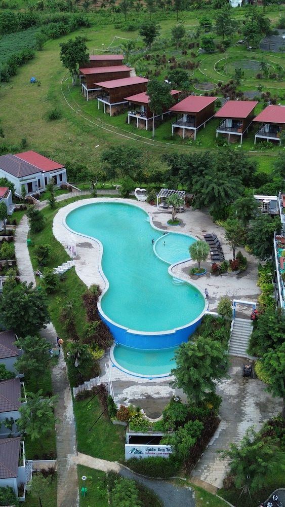 HIDDEN LEAF RESORT