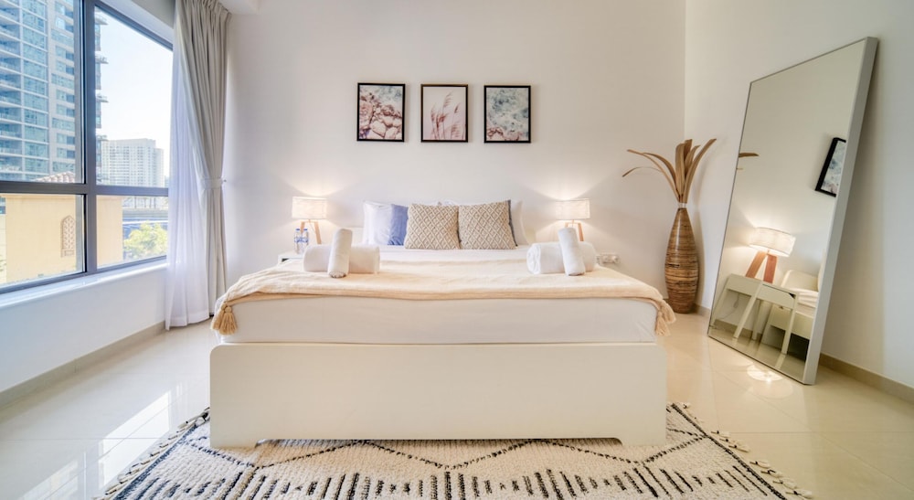 JBR Gem Spacious 1BR Apt With Balcony