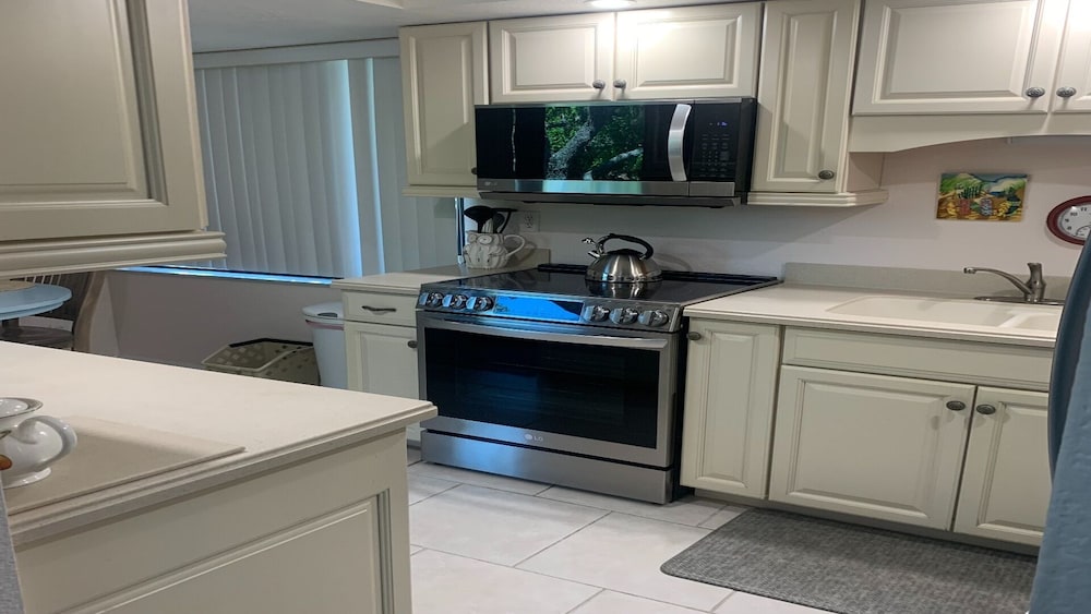 Anchorage Resort 2nd Floor 2 Bedroom Condo Facing IntraCoastal Waters 2 Condo