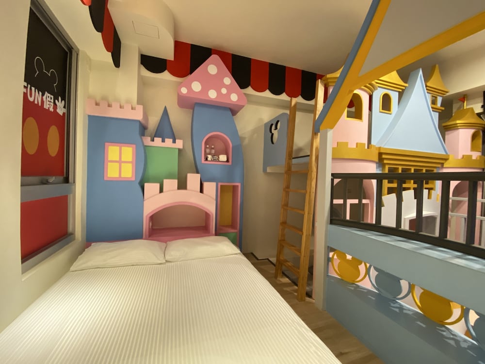 Fun Holiday Hostel