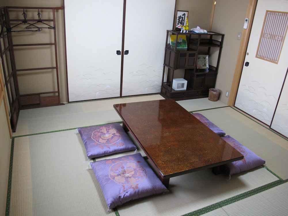 Eins Iga view 4