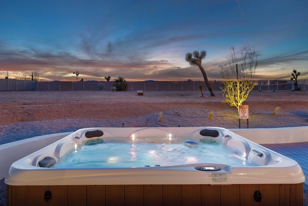 Pool, Spa, Pickleball & Piano Near Pioneertown Harmony House by Avantstay