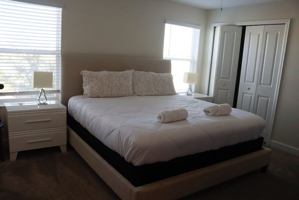 404oca-the Retreat At Championsgate 4 Bedroom Townhouse by RedAwning view 3