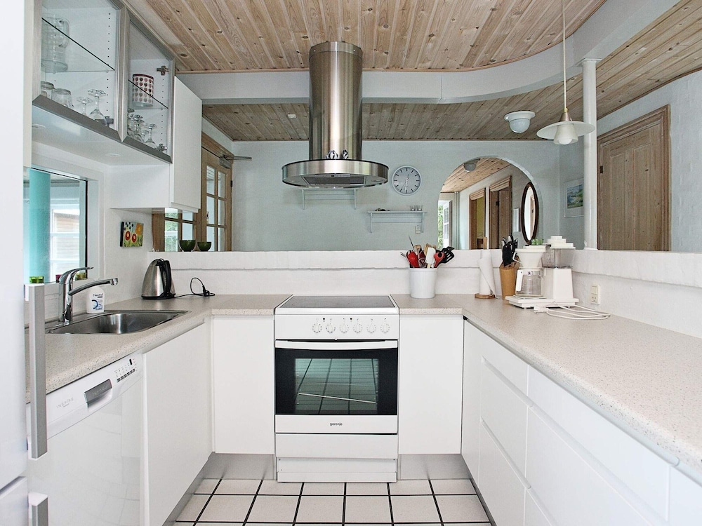 10 Person Holiday Home in Fur-by Traum view 3