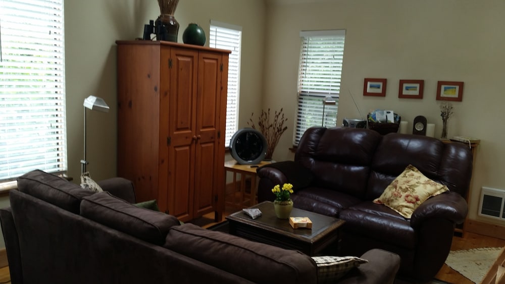 Skiff Point Guest House
