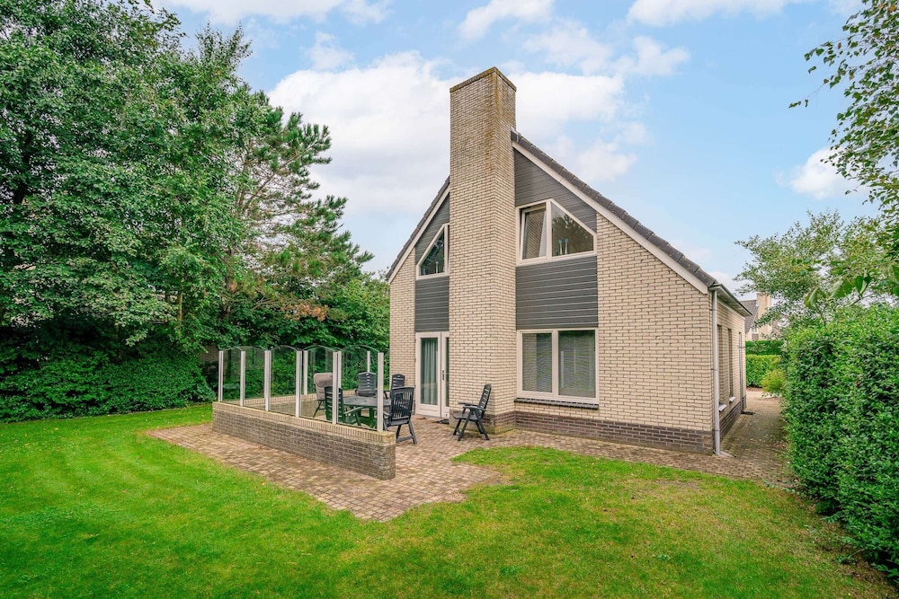 Charming Villa With Sauna and South-facing Garden