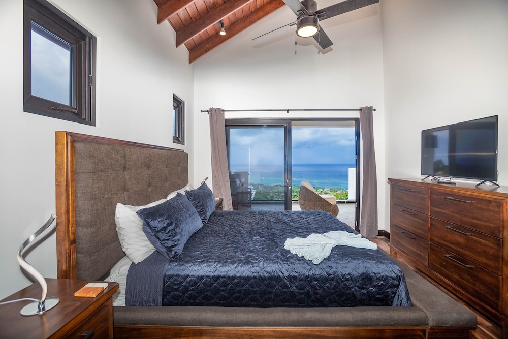 Ocean Pearl 4 Bedroom Home by RedAwning view 5