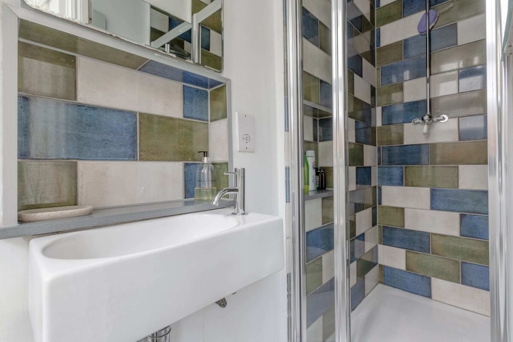 Modern 2 Bedroom Flat in Central London