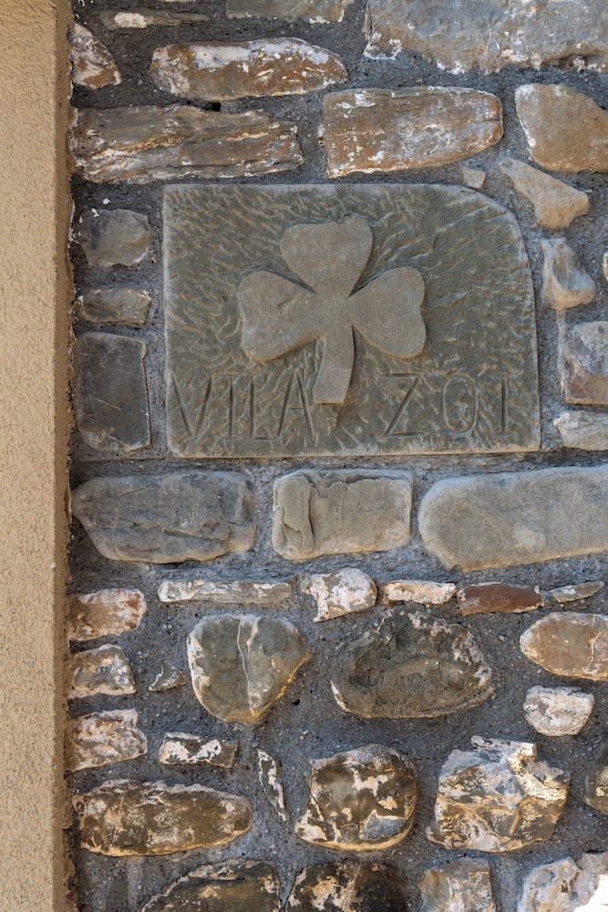 Villa Zoi A Stay to Remember I Guest House in Elbasan Castle