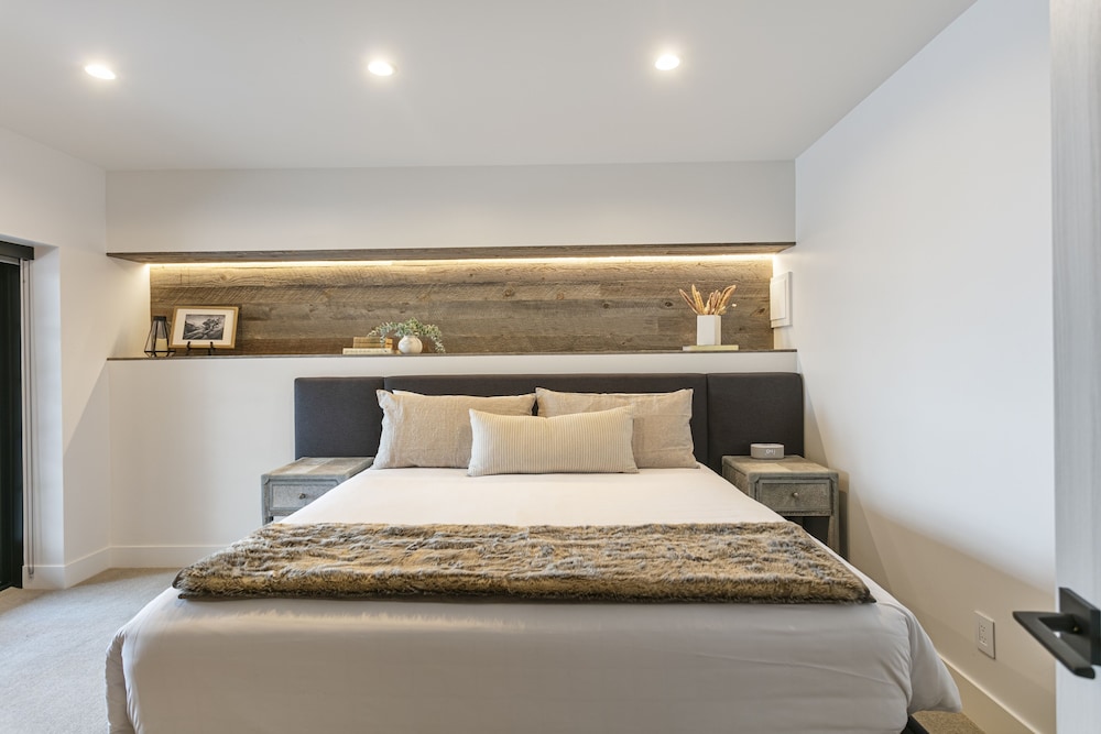 50 - Six Bedroom with Spa Stag Lodge 6 Condo