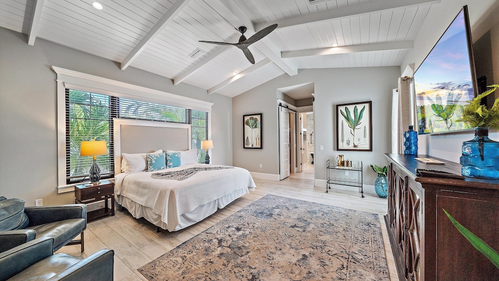Dream Island 8 Bedroom Home